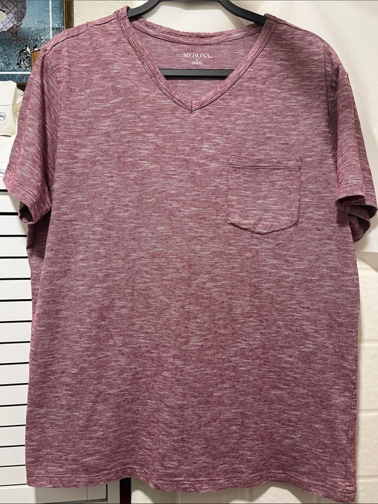 Merona Other - Preowned Merona Men's Heathered Mauve V-Neck Pocket Tee Size Medium.
